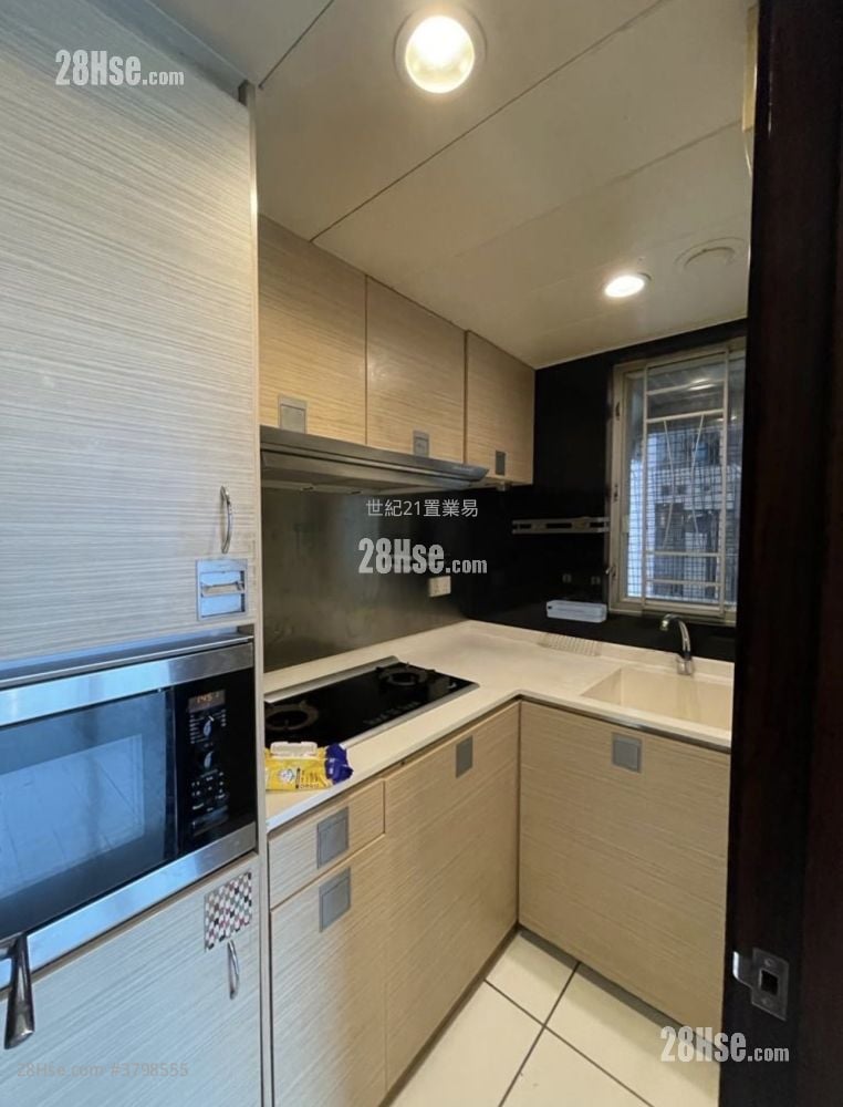 Grand Waterfront Rental 2 Bedrooms , 1 Bathroom 385 ft²