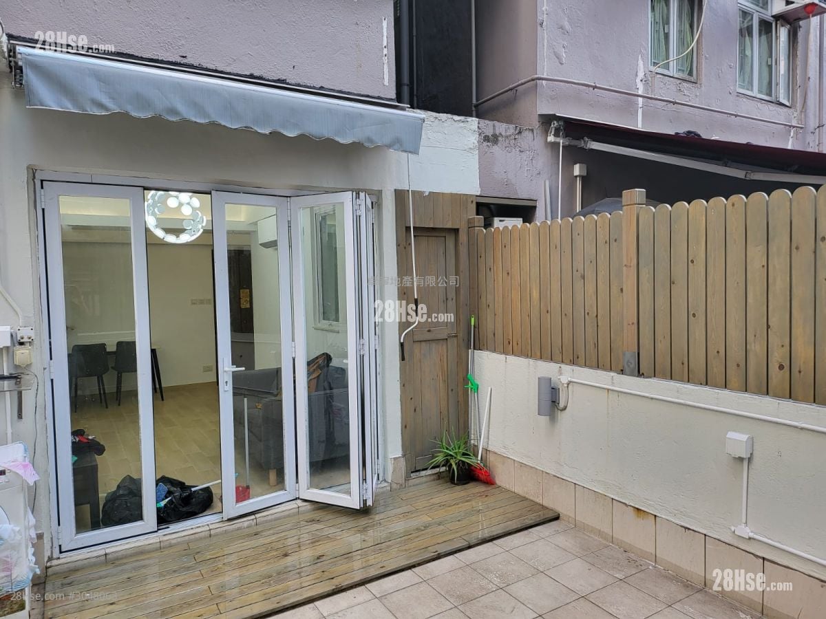 Lap Hing Building Sell 1 Bedroom , 1 Bathroom 336 ft²