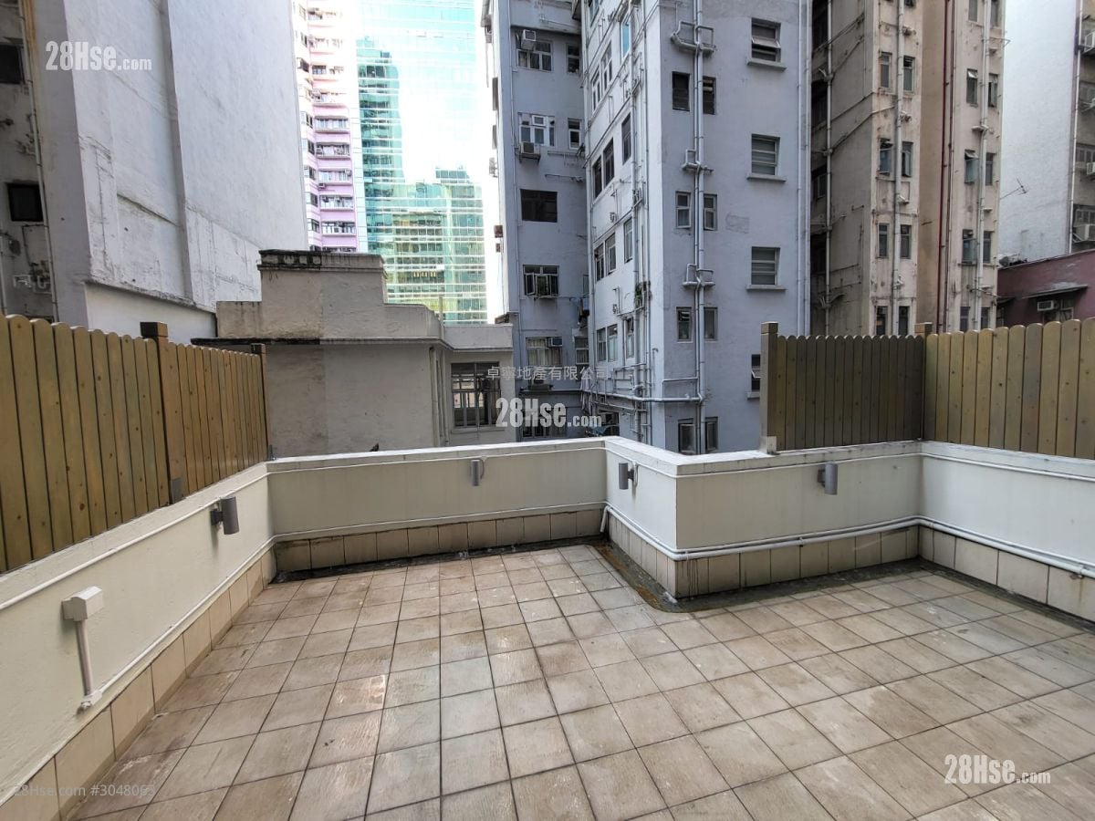 Lap Hing Building Sell 1 Bedroom , 1 Bathroom 336 ft²