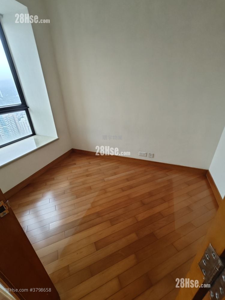 Chelsea Court Sell 2 Bedrooms , 1 Bathroom 454 ft²