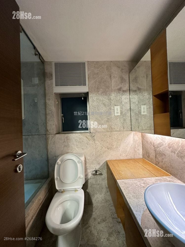 Billionnaire Royale Rental 3 Bedrooms , 2 Bathrooms 887 ft²