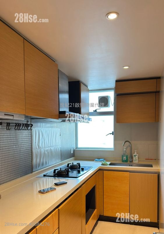 Billionnaire Royale Rental 3 Bedrooms , 2 Bathrooms 887 ft²