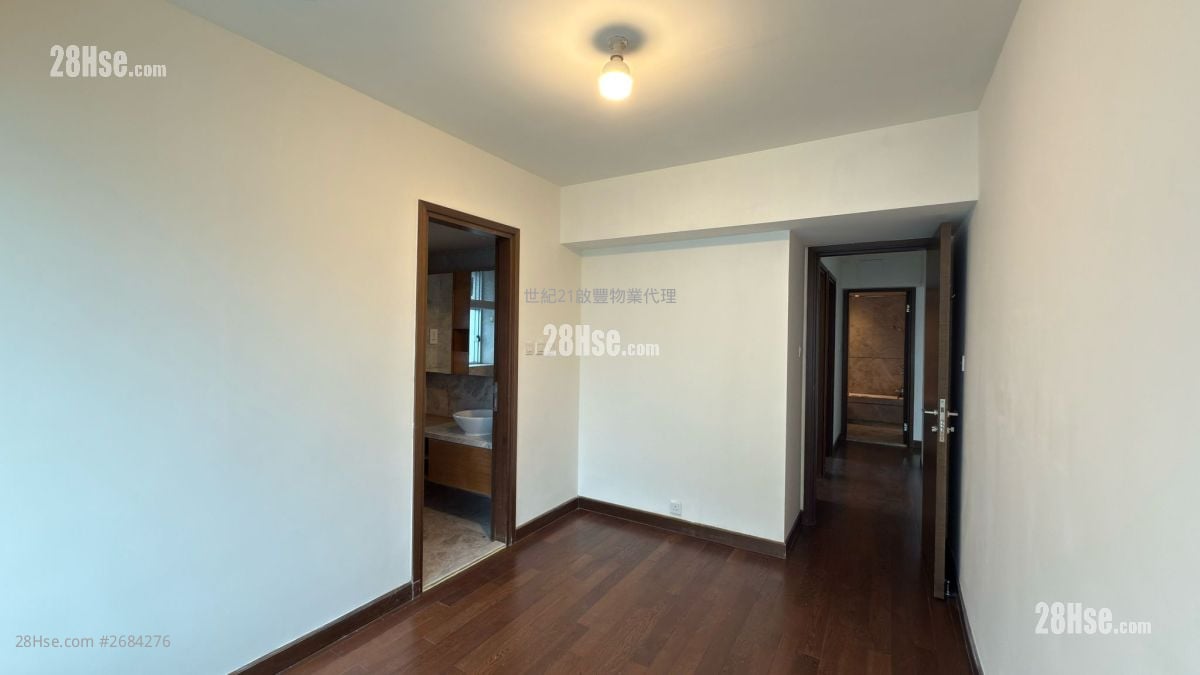 Billionnaire Royale Rental 3 Bedrooms , 2 Bathrooms 887 ft²