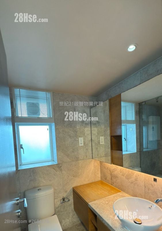 Billionnaire Royale Rental 3 Bedrooms , 2 Bathrooms 887 ft²