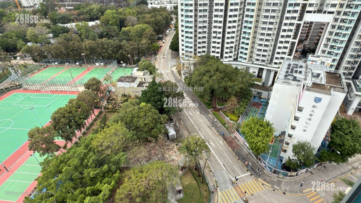 Billionnaire Royale Rental 3 Bedrooms , 2 Bathrooms 887 ft²