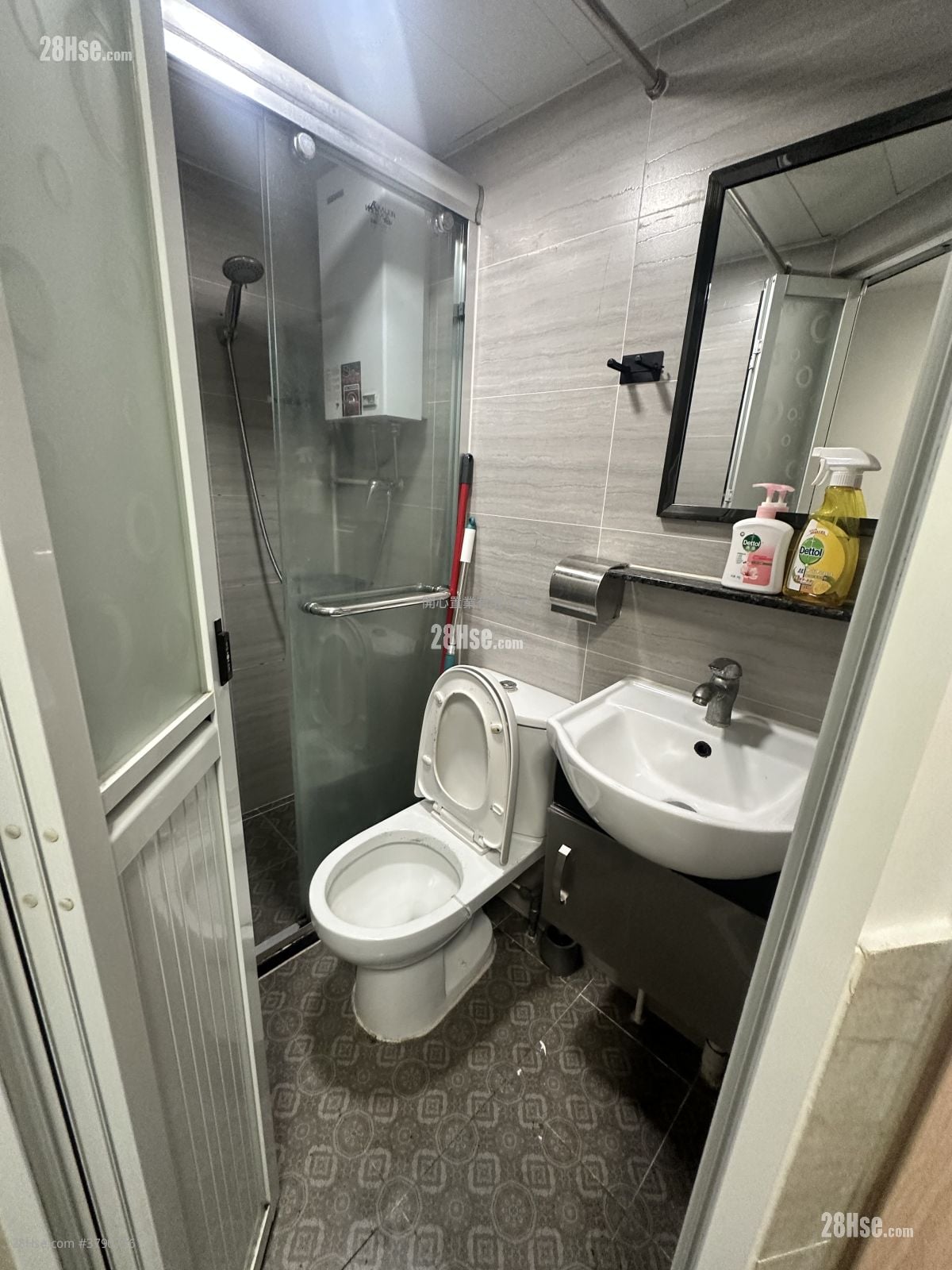 华尔大厦 租盘 1 房 , 1 浴室 170 平方尺