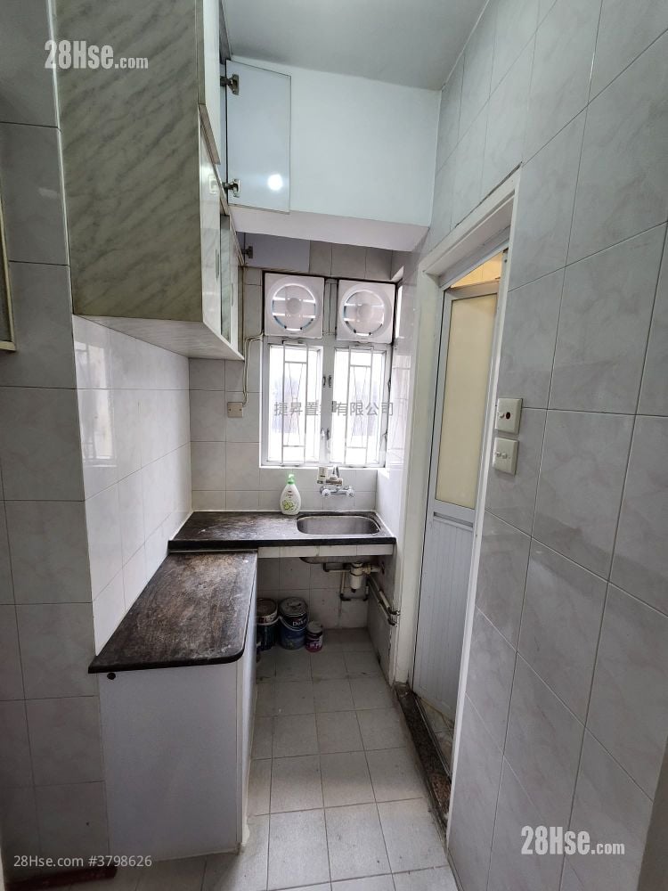 Ming Fat Building Sell 1 Bedroom , 1 Bathroom 318 ft²