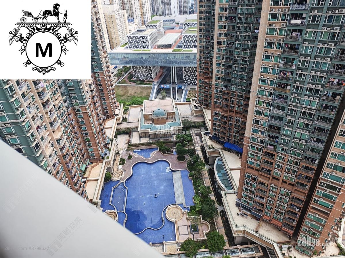 Metro Town Sell 3 Bedrooms , 1 Bathroom 594 ft²