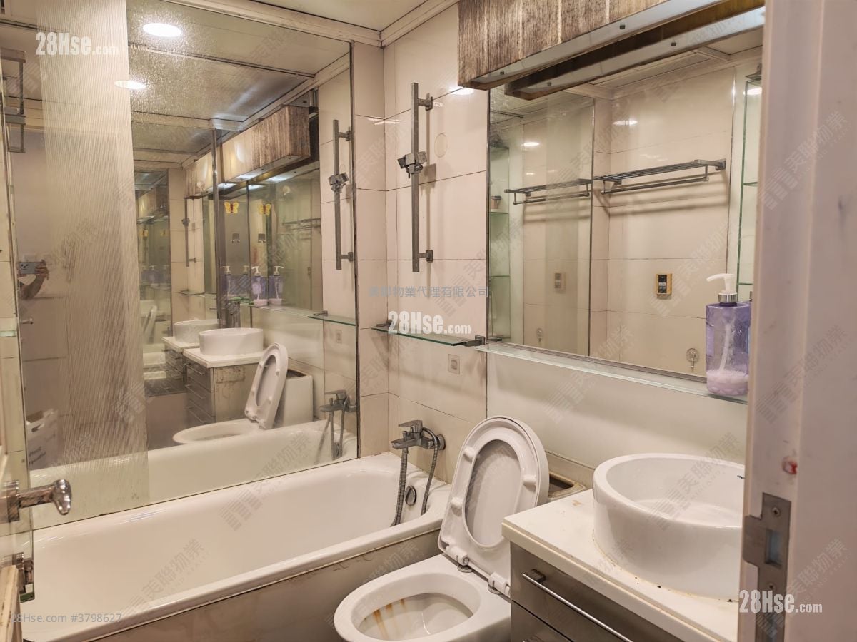 Metro Town Sell 3 Bedrooms , 1 Bathroom 594 ft²