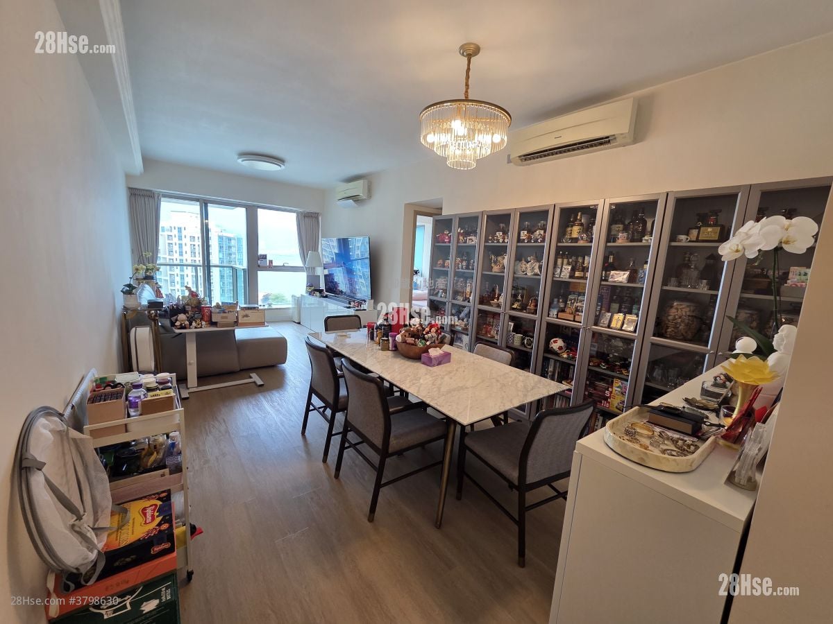 Mayfair By The Sea Rental 3 Bedrooms , 2 Bathrooms 889 ft²