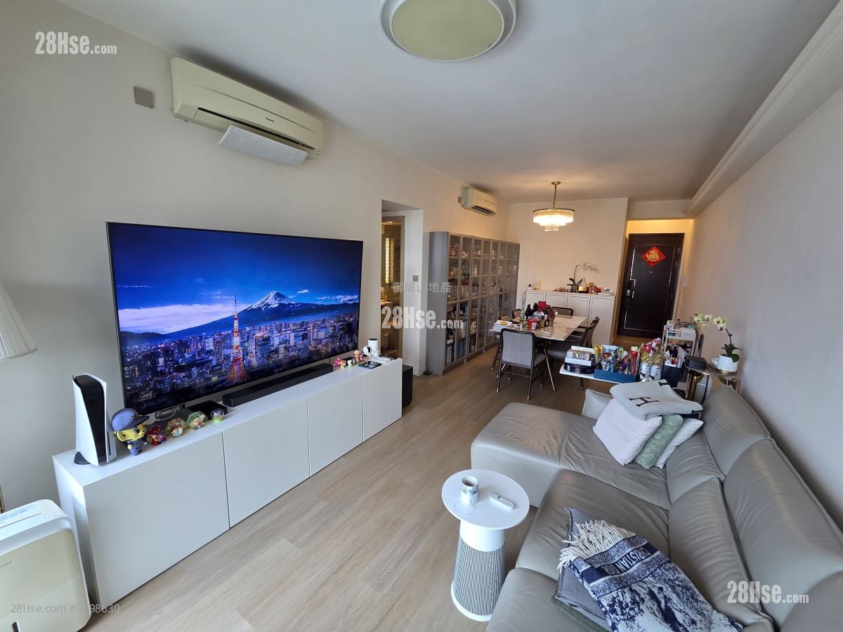 Mayfair By The Sea Rental 3 Bedrooms , 2 Bathrooms 889 ft²