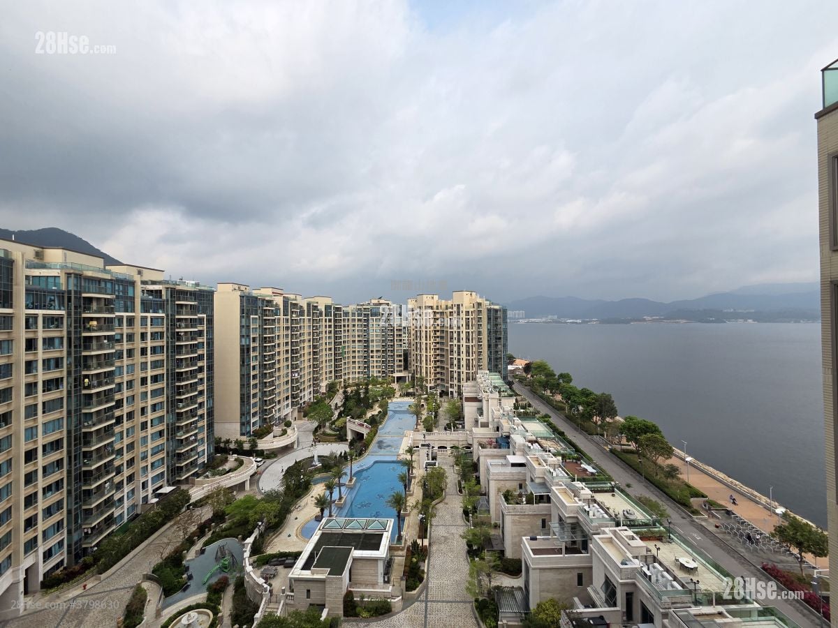 Mayfair By The Sea Rental 3 Bedrooms , 2 Bathrooms 889 ft²