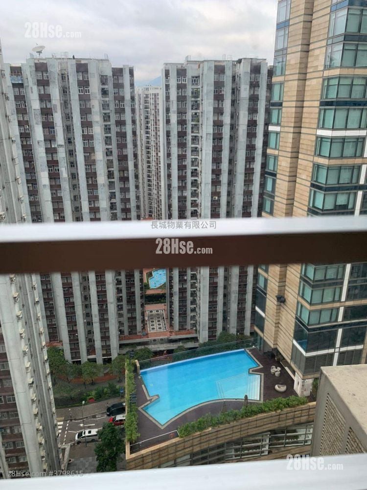 Kornhill Garden Sell 2 Bedrooms , 1 Bathroom 484 ft²