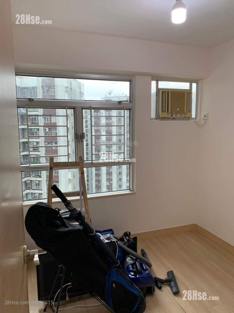 Kornhill Garden Sell 2 Bedrooms , 1 Bathroom 484 ft²