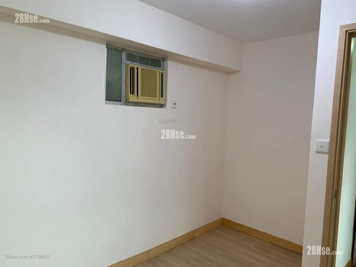 Kornhill Garden Sell 2 Bedrooms , 1 Bathroom 484 ft²
