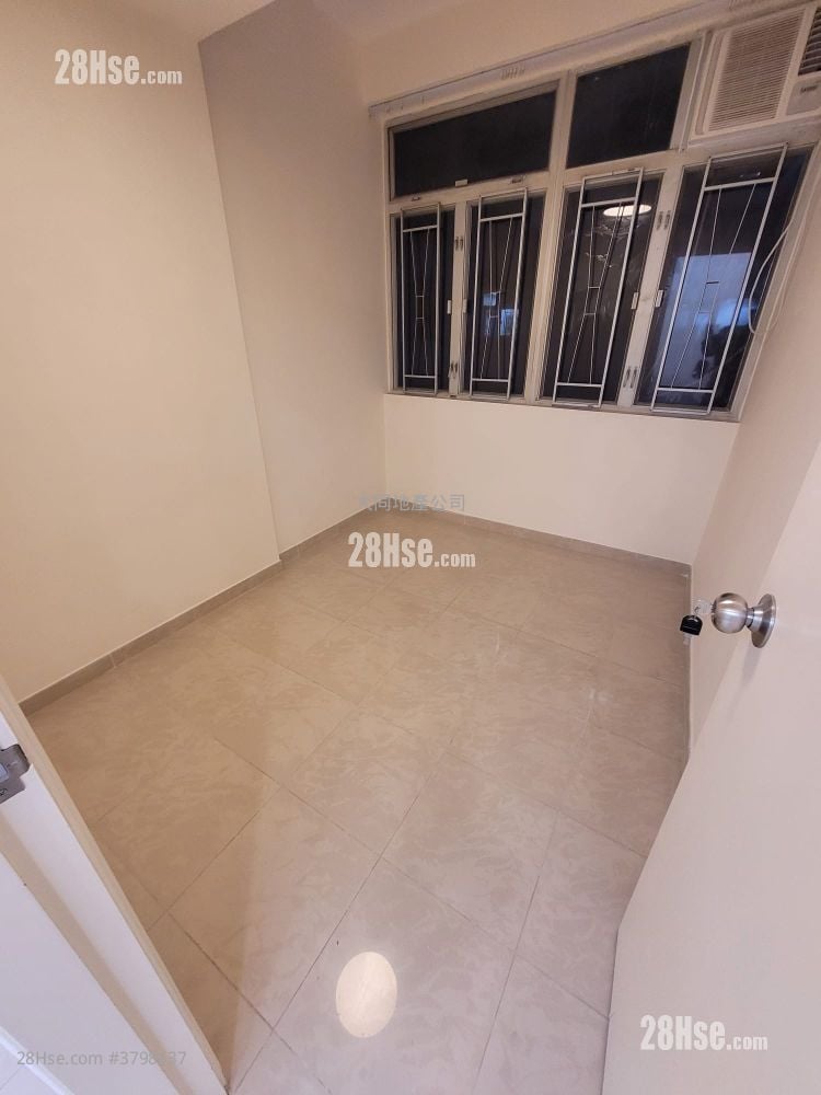 中美楼 租盘 2 房 400 平方尺