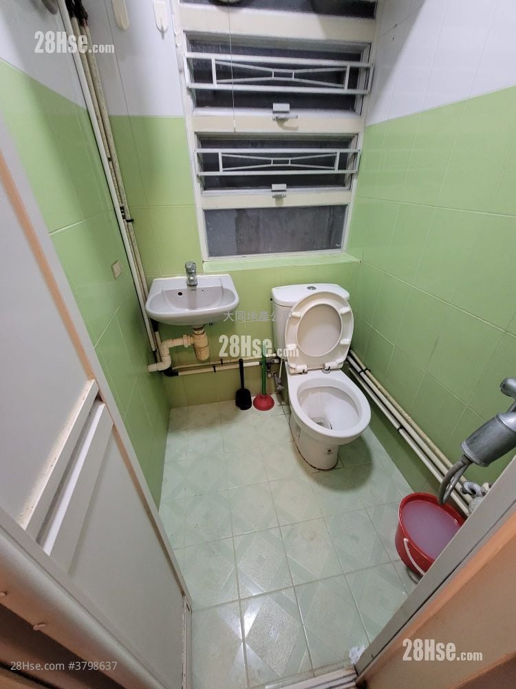 中美楼 租盘 2 房 400 平方尺