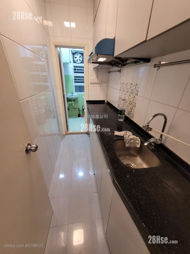 中美楼 租盘 2 房 400 平方尺