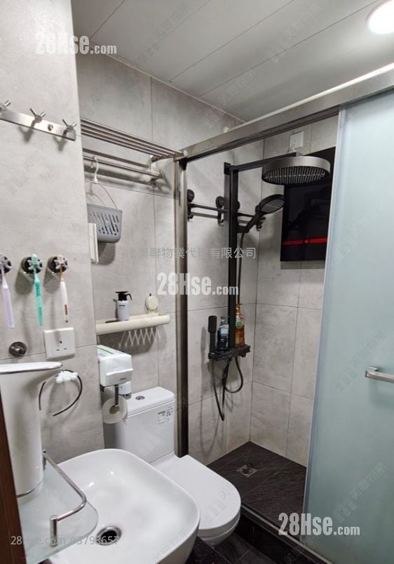 Kam Fung Garden Sell 2 Bedrooms 527 ft²