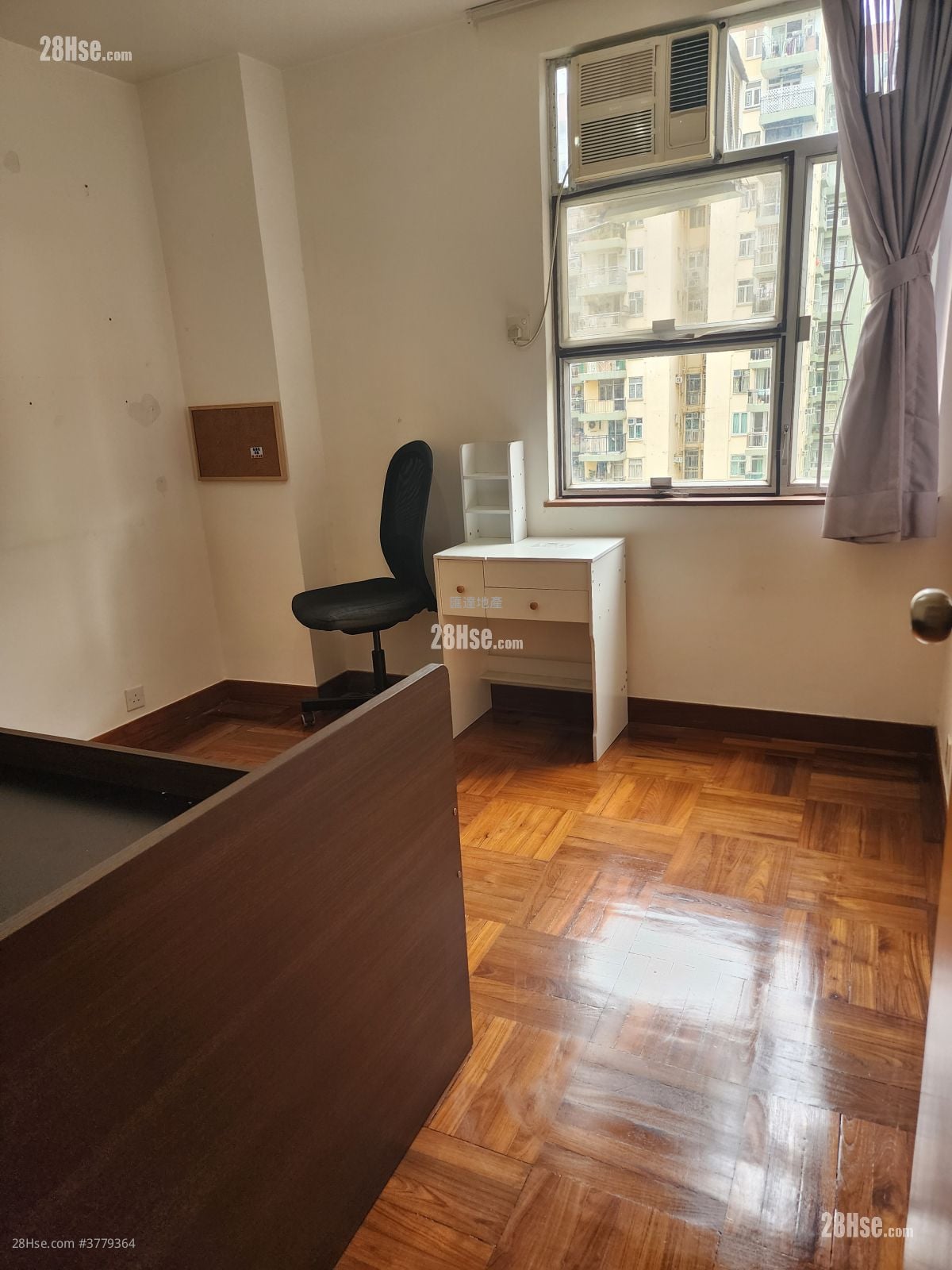 美孚新邨 售盘 907 平方尺