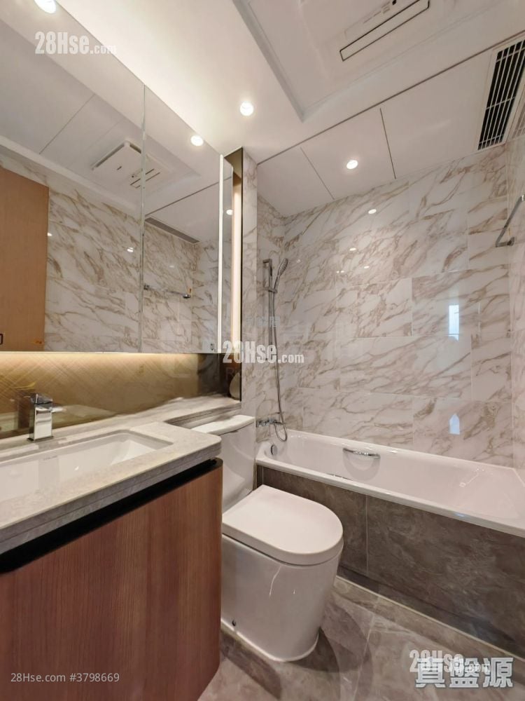 Grand Mayfair  Sell 2 Bedrooms , 1 Bathroom 445 ft²