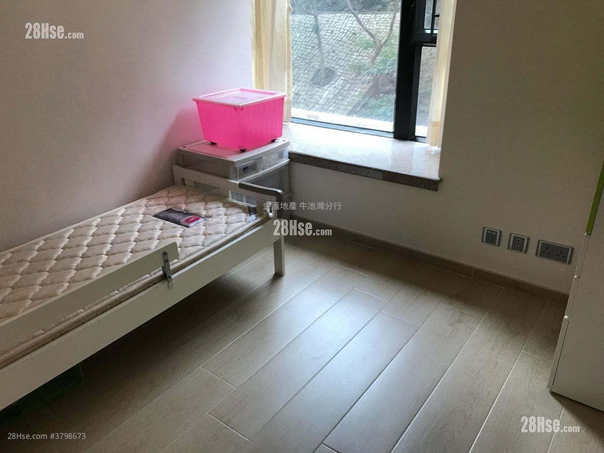 Scenic View Sell 2 Bedrooms , 1 Bathroom 497 ft²