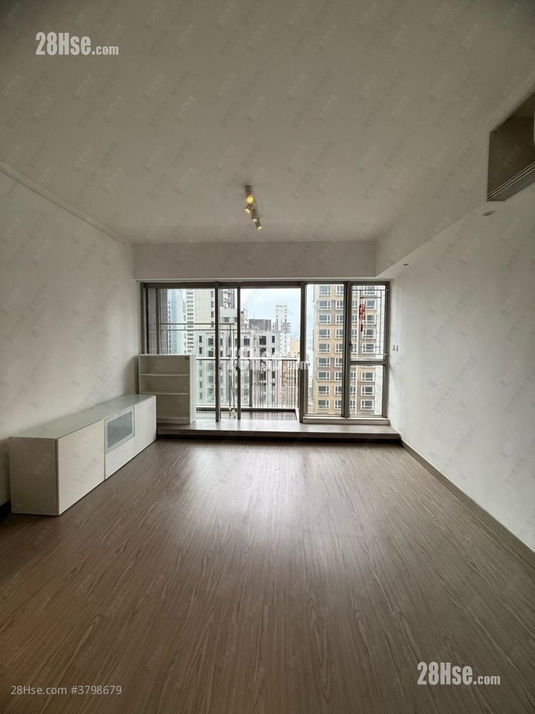 Island Crest Sell 3 Bedrooms , 2 Bathrooms 879 ft²