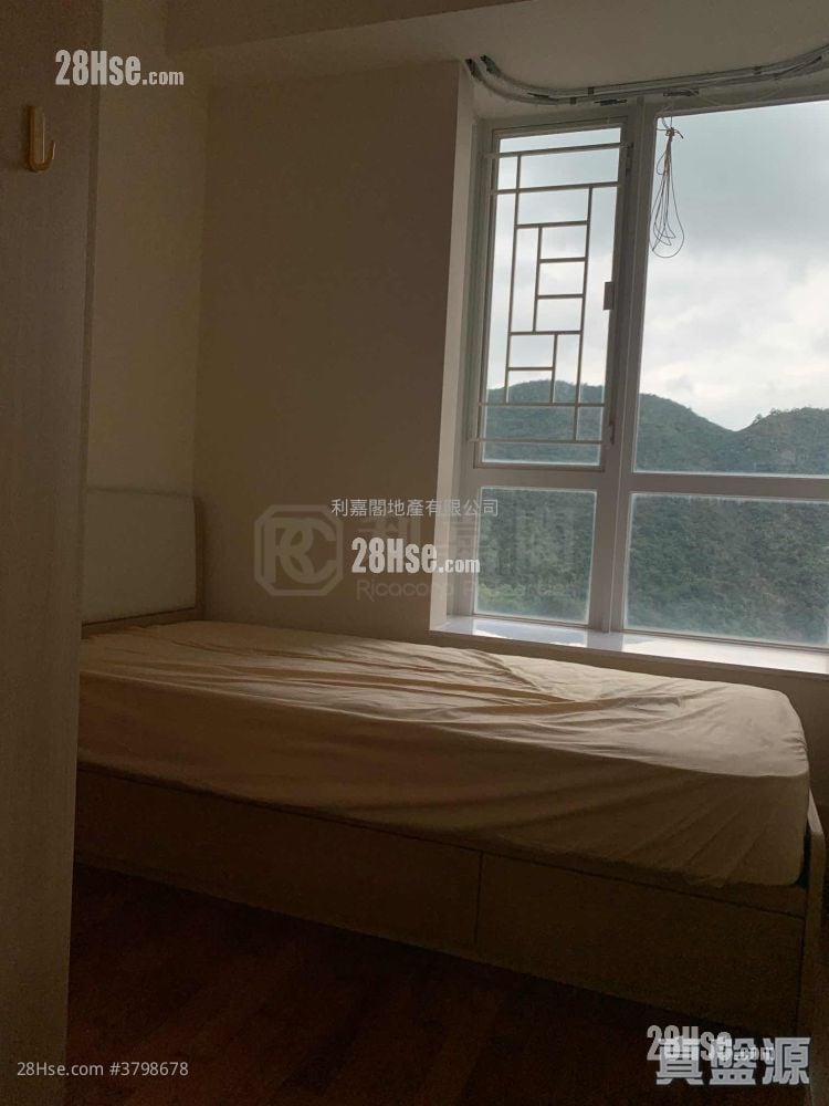 The Orchards Sell 3 Bedrooms , 2 Bathrooms 821 ft²