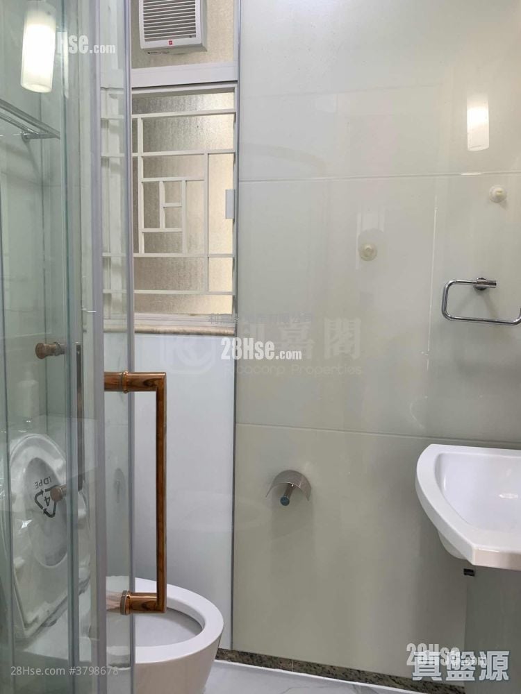 The Orchards Sell 3 Bedrooms , 2 Bathrooms 821 ft²