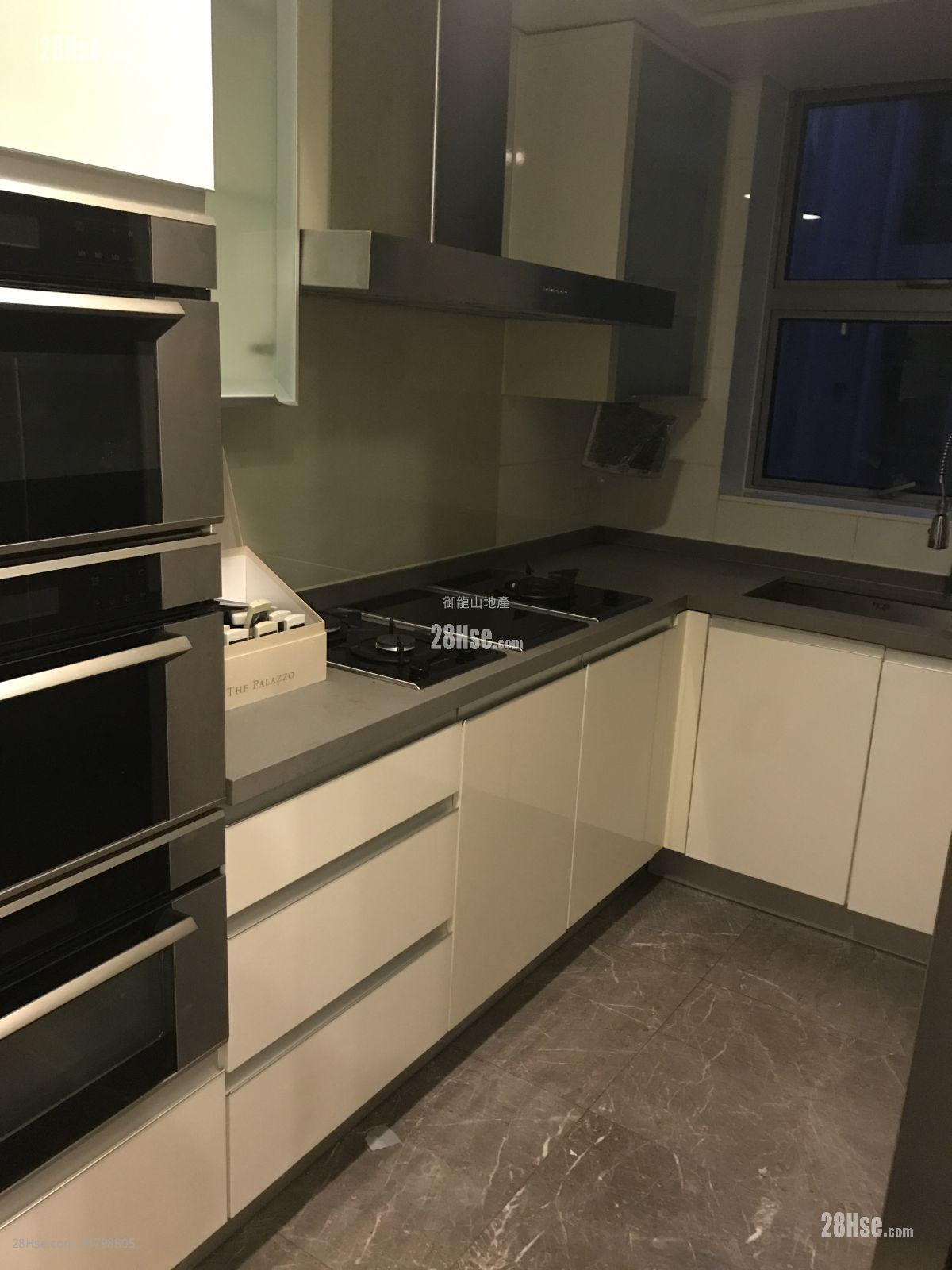 御龙山 租盘 4 房 , 3 浴室 1,254 平方尺