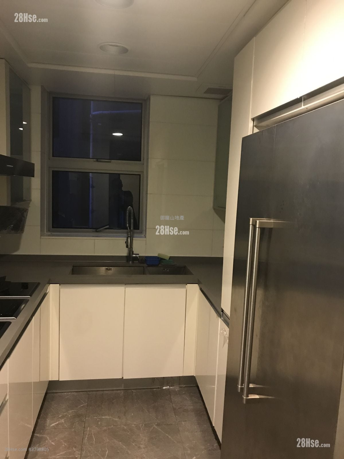 御龙山 租盘 4 房 , 3 浴室 1,254 平方尺