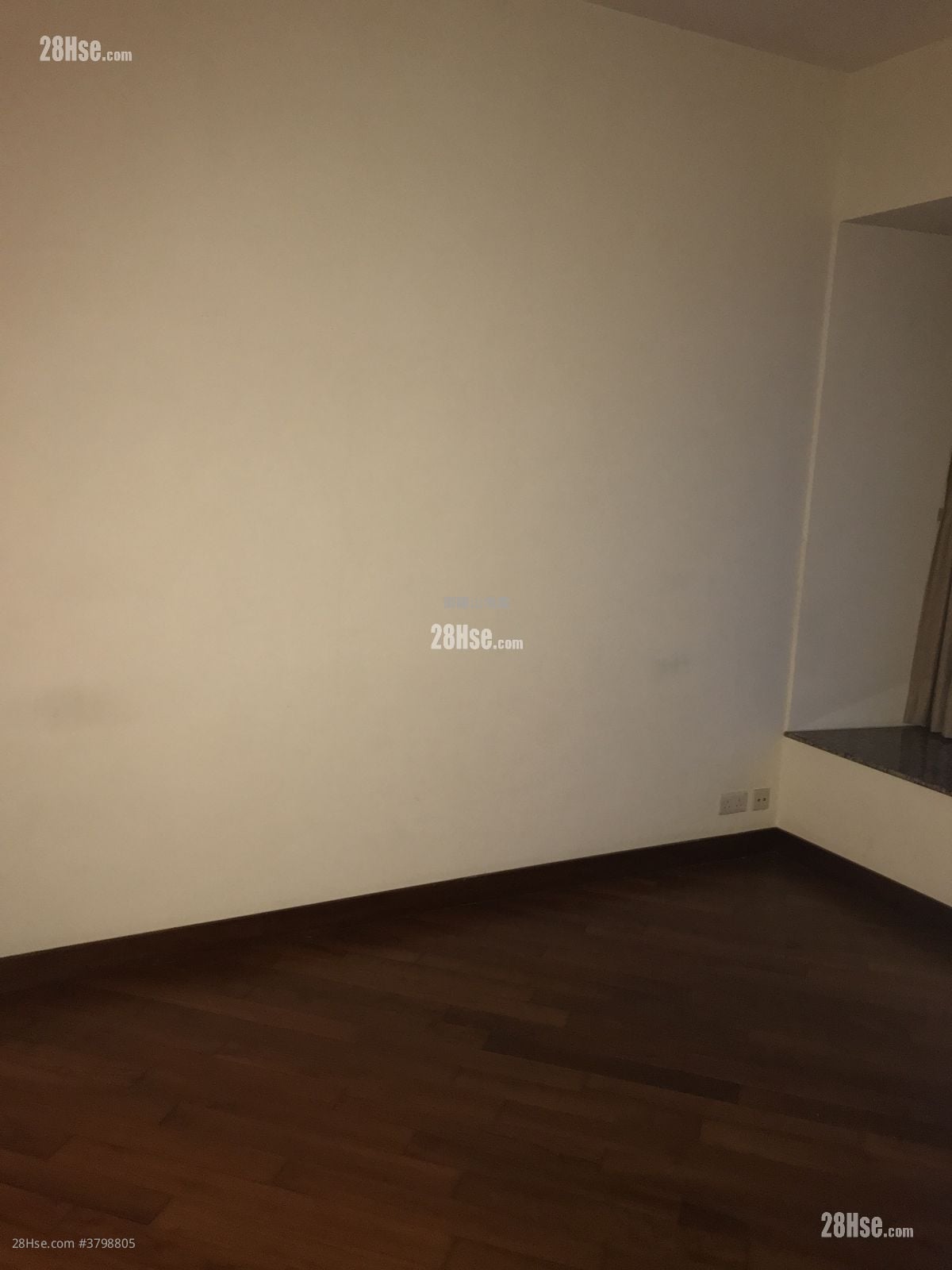 御龙山 租盘 4 房 , 3 浴室 1,254 平方尺