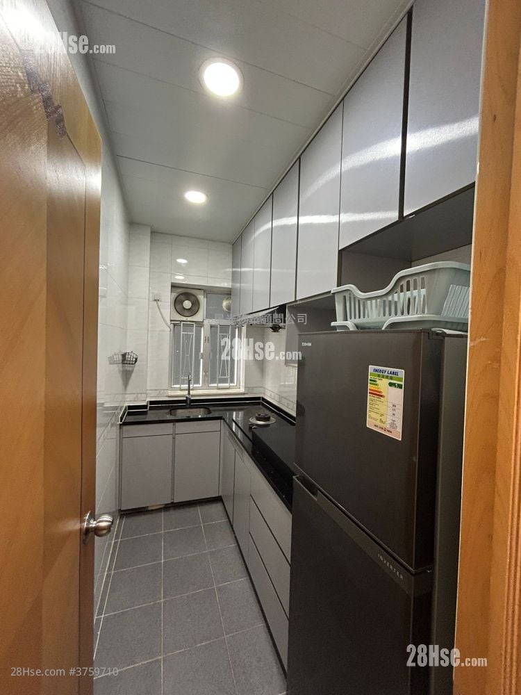 Wan Tin Building Sell 2 Bedrooms , 1 Bathroom 470 ft²