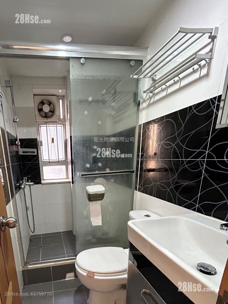 Wan Tin Building Sell 2 Bedrooms , 1 Bathroom 470 ft²