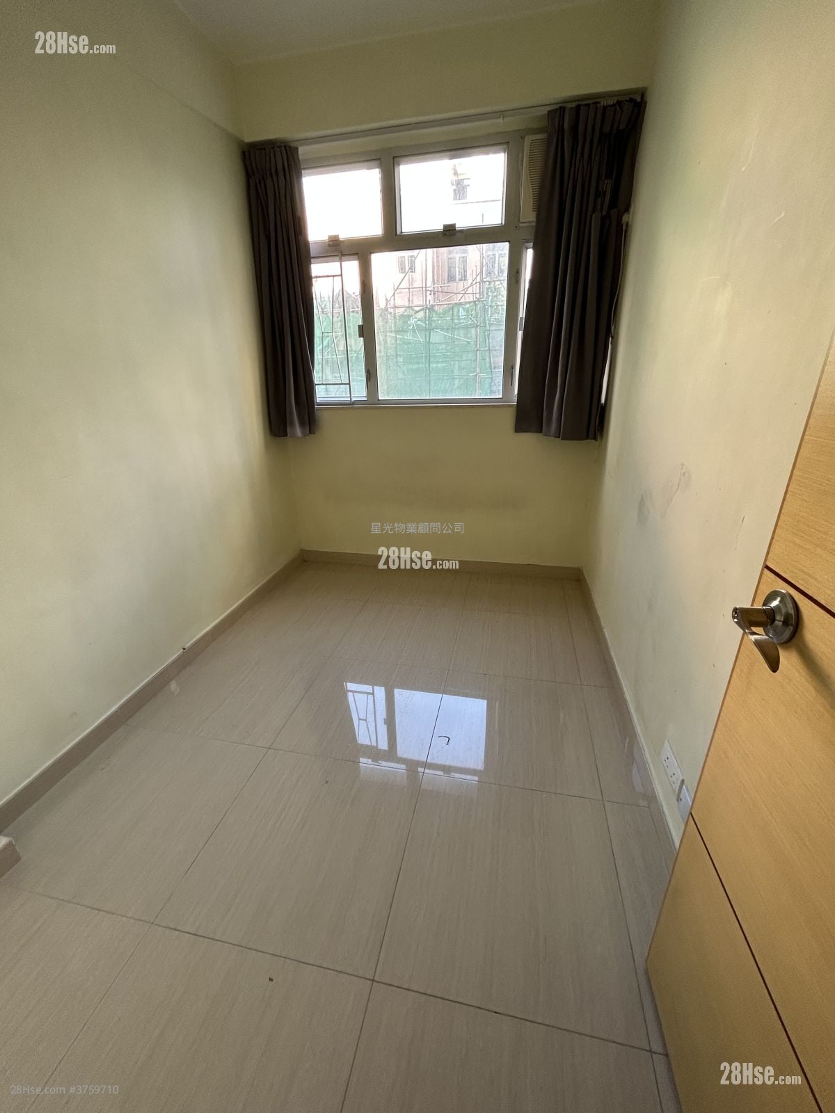 Wan Tin Building Sell 2 Bedrooms , 1 Bathroom 470 ft²