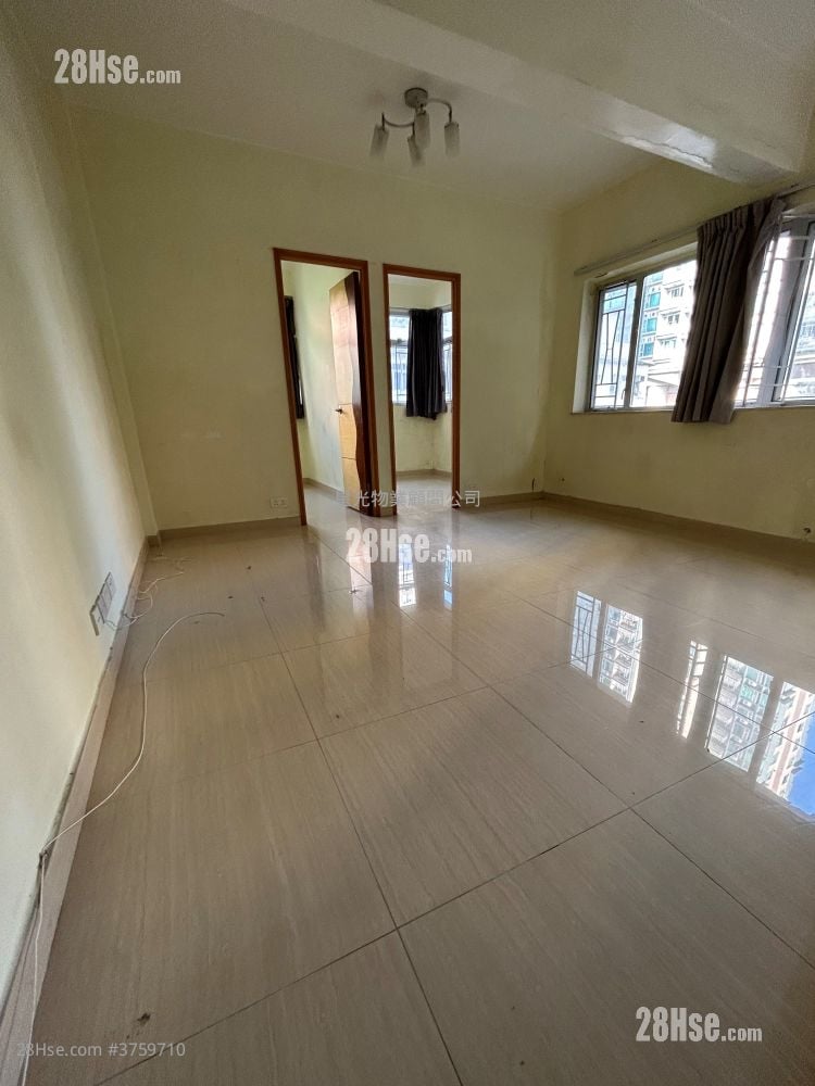Wan Tin Building Sell 2 Bedrooms , 1 Bathroom 470 ft²