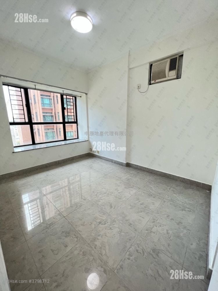 Sun Yuen Long Centre Sell 2 Bedrooms 466 ft²