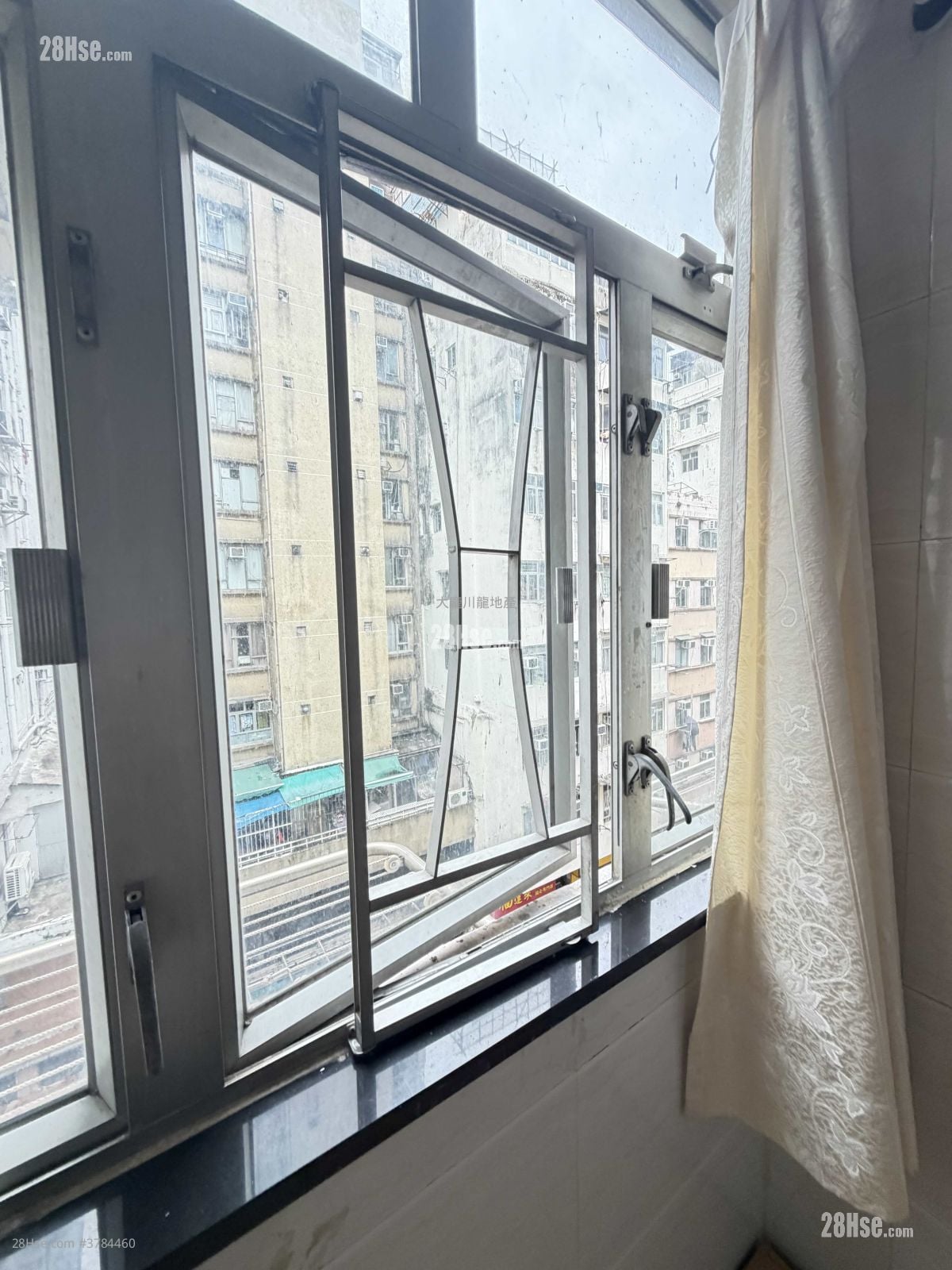 Chinese Mansion Rental 135 ft²