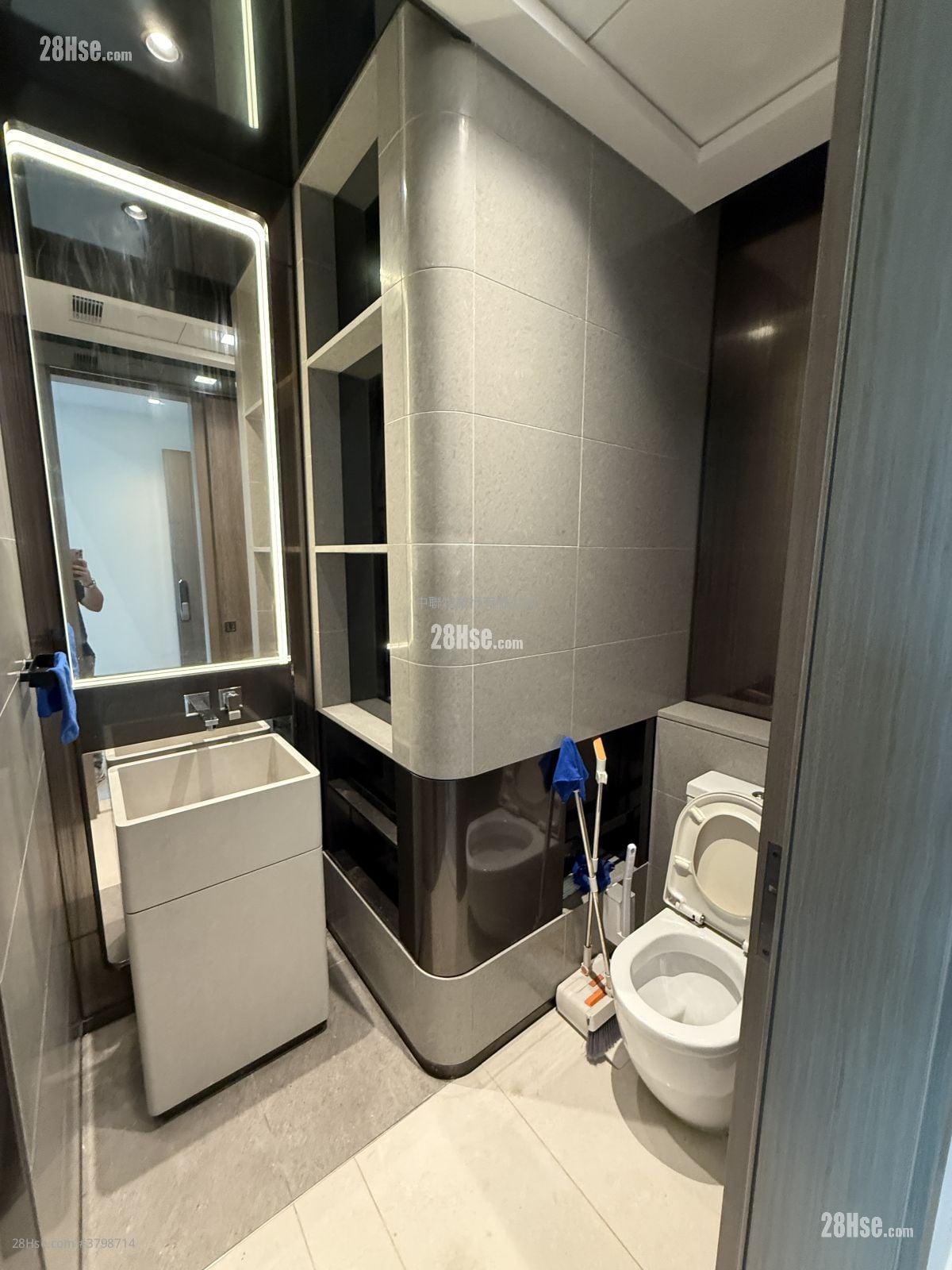 W LUXE 租盘 1 厕所