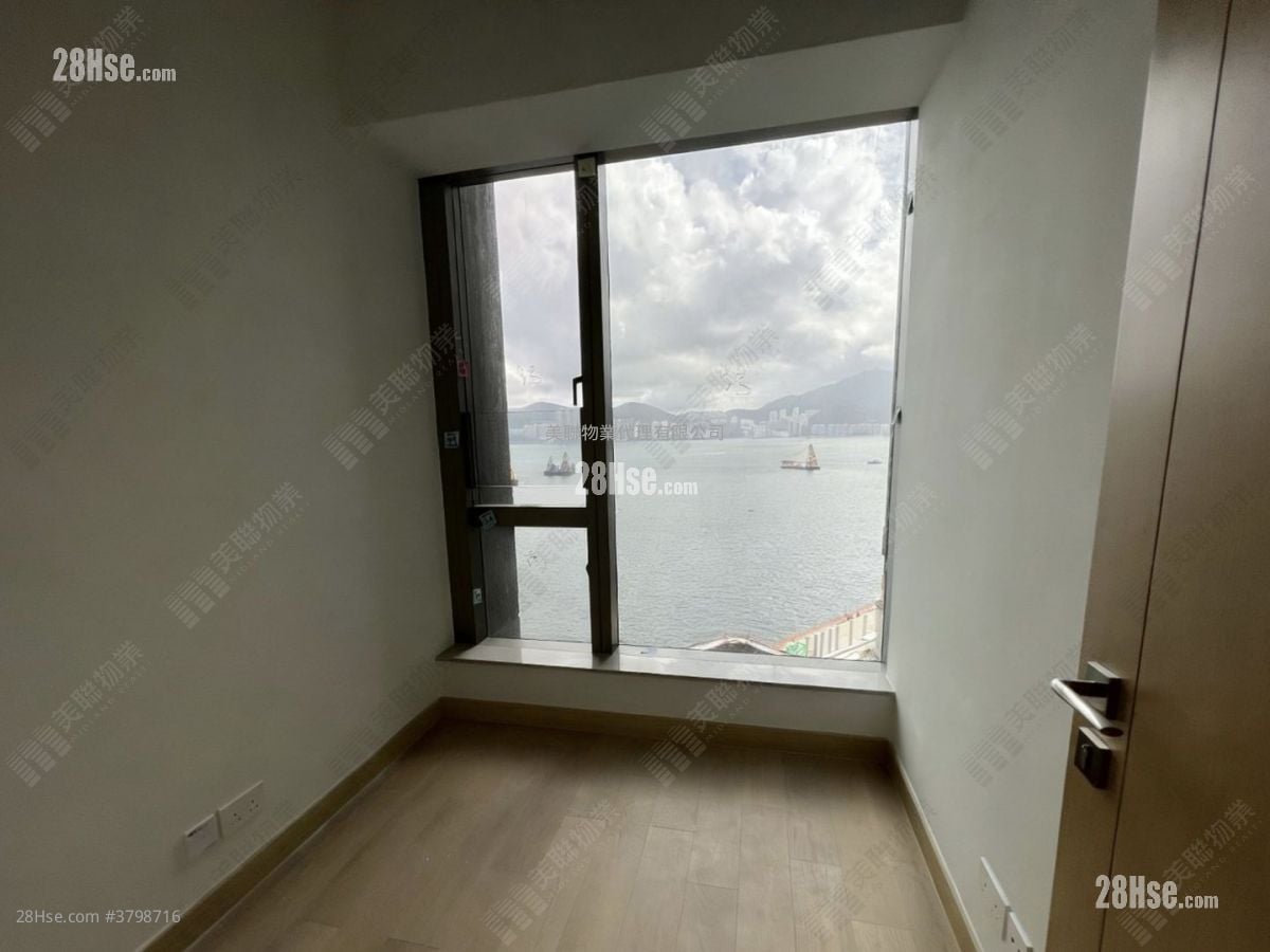 Ocean Marini Sell 3 Bedrooms 813 ft²
