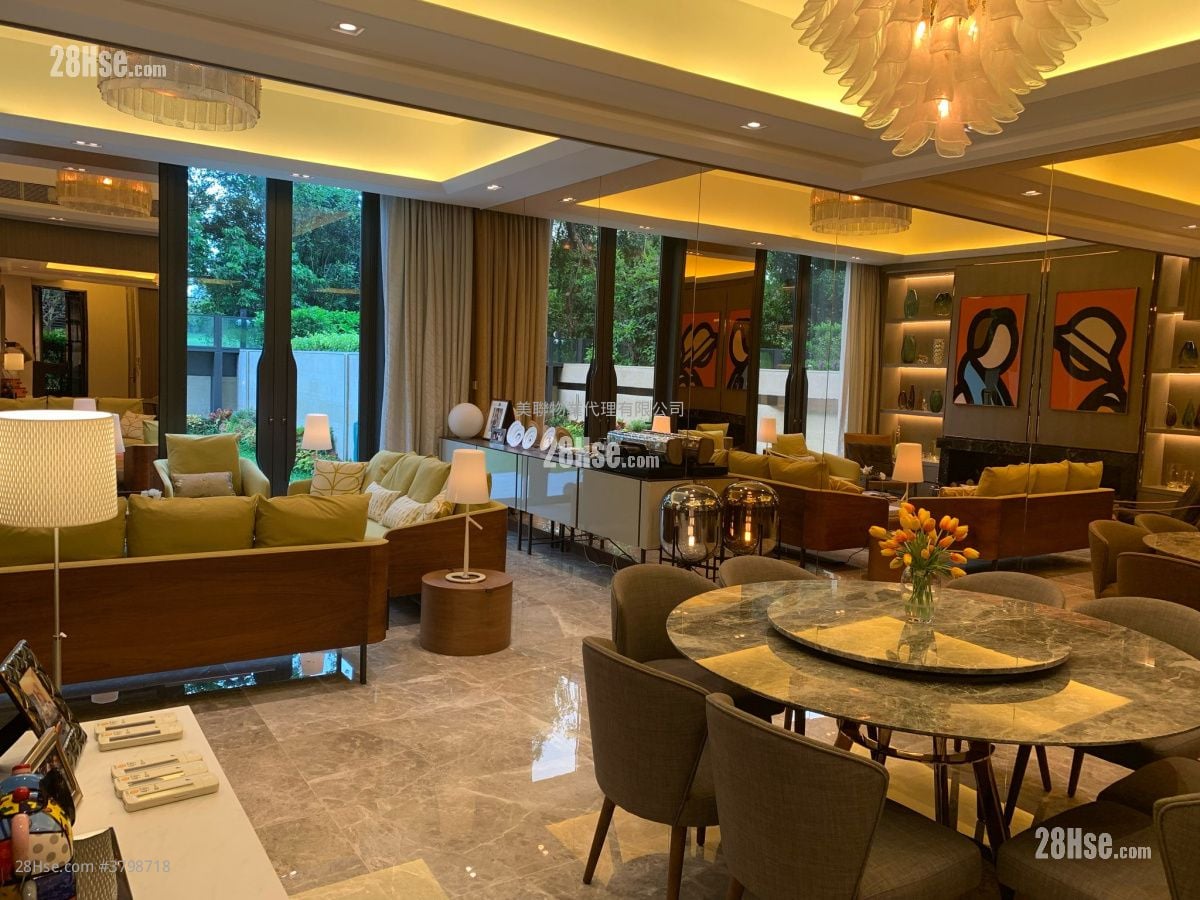 高尔夫御苑 售盘 5+ 房 , 5+ 浴室 2,602 平方尺