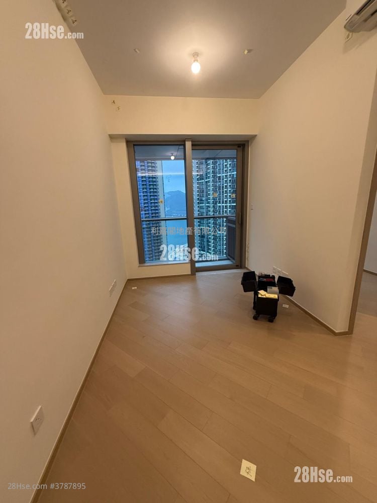 Villa Garda I Rental 2 Bedrooms , 1 Bathroom 448 ft²