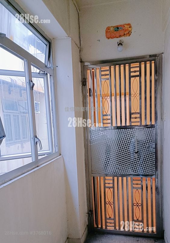 Apartment Sell 2 Bedrooms , 1 Bathroom 276 ft²