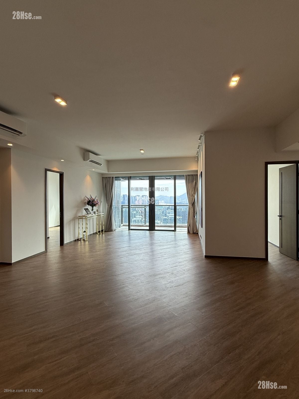 天玺天 租盘 4 房 , 3 浴室 1,993 平方尺