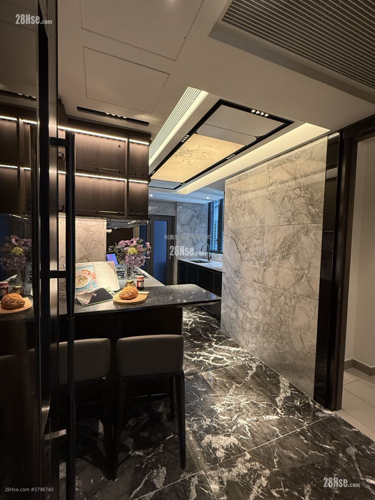 天玺天 租盘 4 房 , 3 浴室 1,993 平方尺