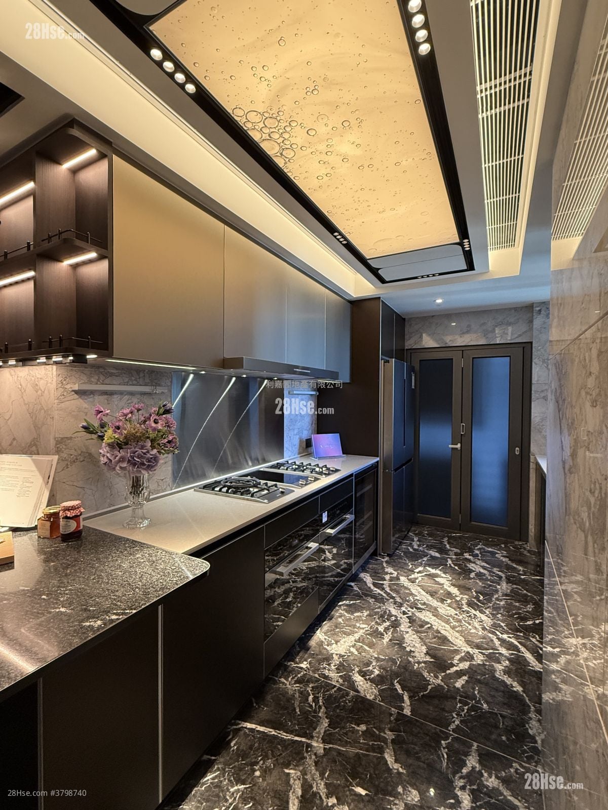 天玺天 租盘 4 房 , 3 浴室 1,993 平方尺