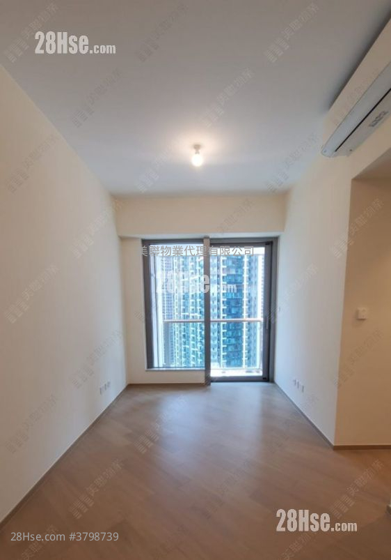 Villa Garda Iii Sell 3 Bedrooms 719 ft²