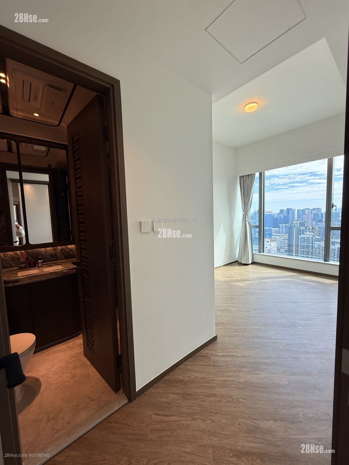 天玺天 租盘 4 房 , 3 浴室 1,993 平方尺