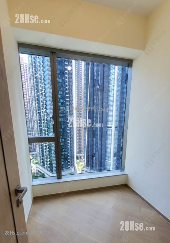 Villa Garda Iii Sell 3 Bedrooms 719 ft²