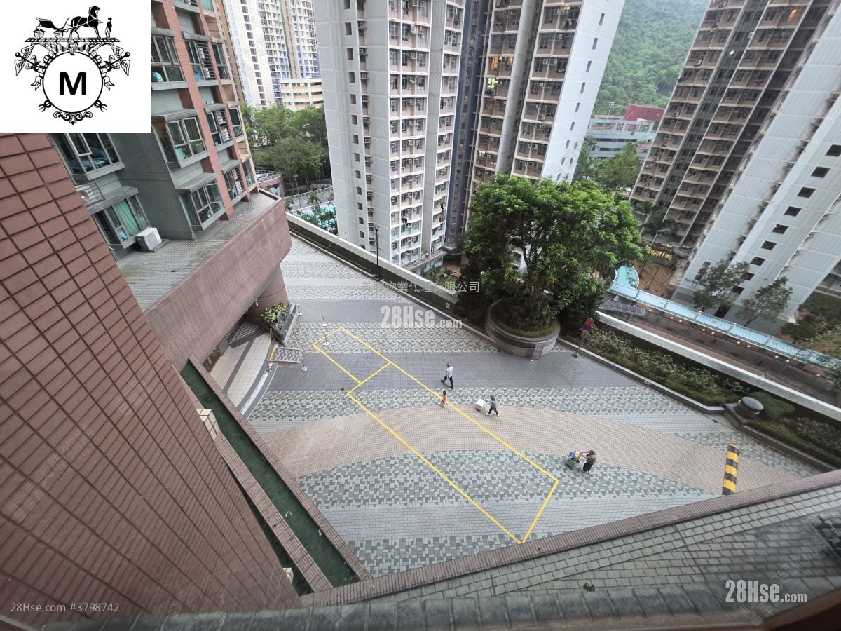 Park Central Sell 2 Bedrooms , 1 Bathroom 384 ft²